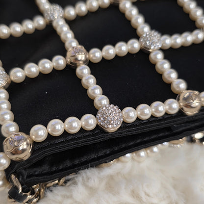 Chanel Pearl Embellished Chain Clutch Bag (Pre-Owned)