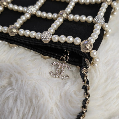 Chanel Pearl Embellished Chain Clutch Bag (Pre-Owned)