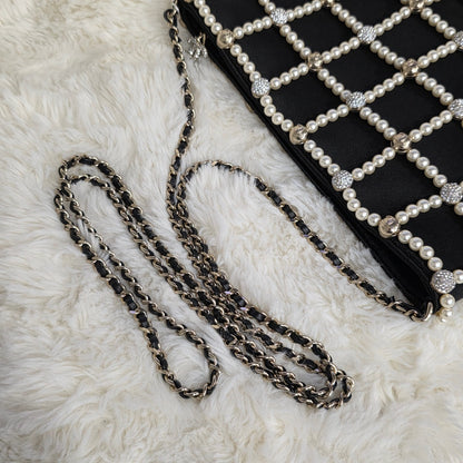 Chanel Pearl Embellished Chain Clutch Bag (Pre-Owned)