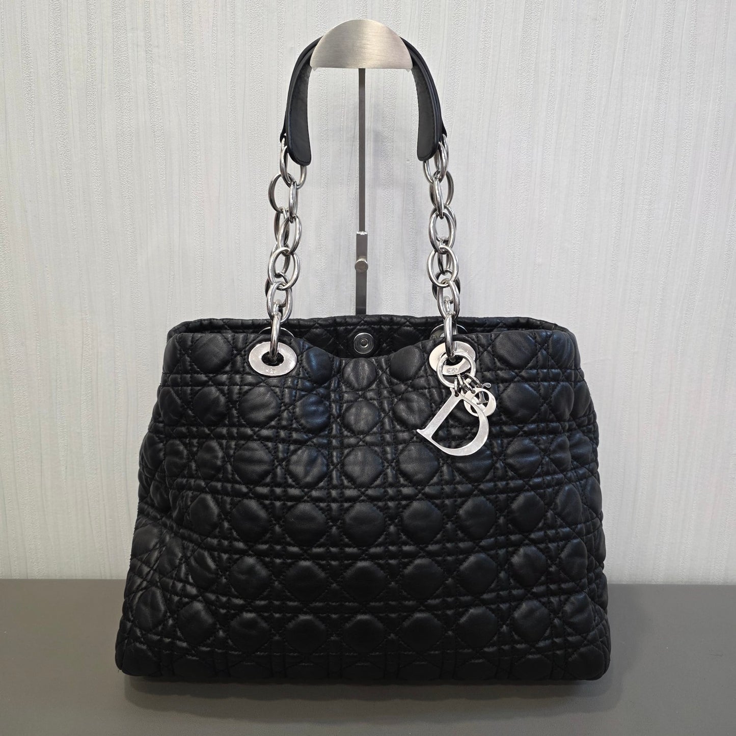Christian Dior Lady Dior Cannage Leather Tote Bag (Pre-Owned)