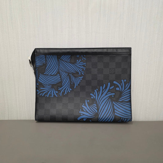 Louis Vuitton Damier Graphite Pochette Voyage Blue Print Clutch (Pre-Owned)