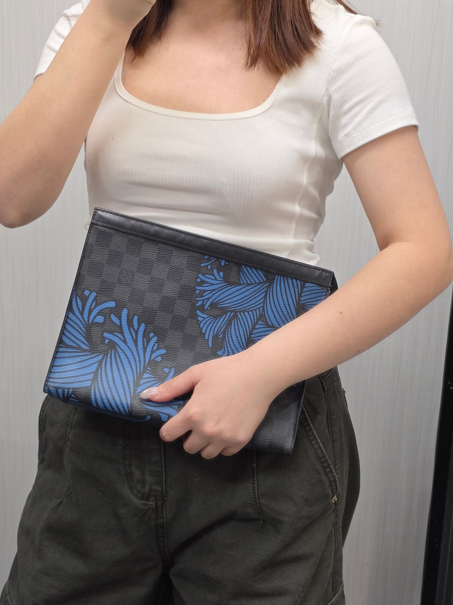 Louis Vuitton Damier Graphite Pochette Voyage Blue Print Clutch (Pre-Owned)