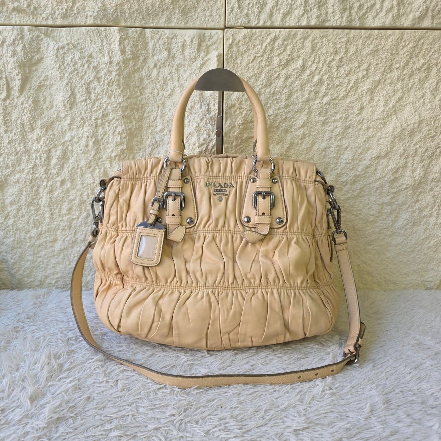 Prada Gaufre Leather Tote Bag (Pre-Owned)
