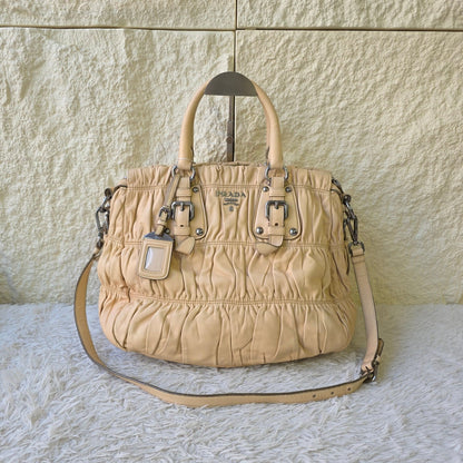 Prada Gaufre Leather Tote Bag (Pre-Owned)