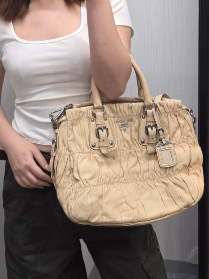 Prada Gaufre Leather Tote Bag (Pre-Owned)