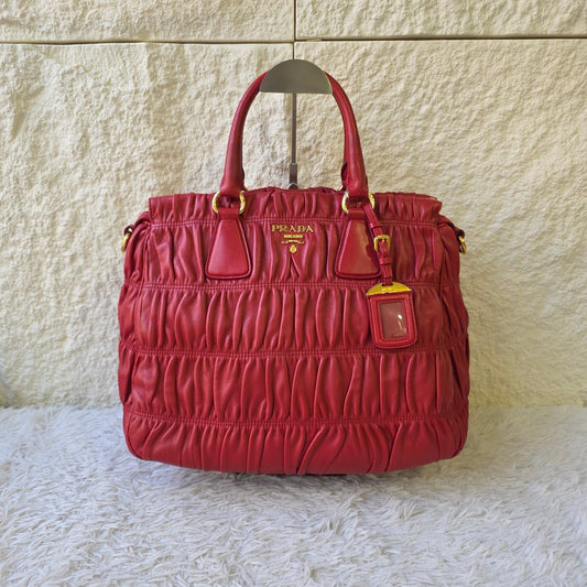 Prada Gaufre Leather Tote Bag (Pre-Owned)