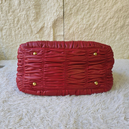 Prada Gaufre Leather Tote Bag (Pre-Owned)