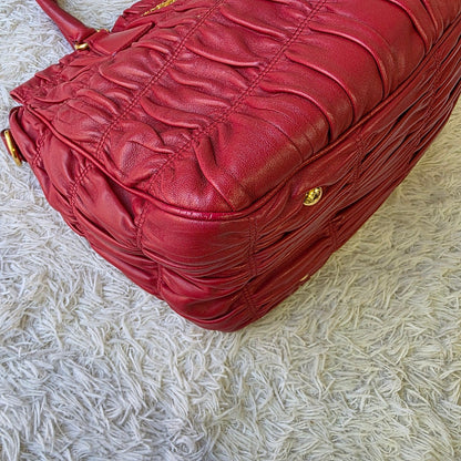 Prada Gaufre Leather Tote Bag (Pre-Owned)