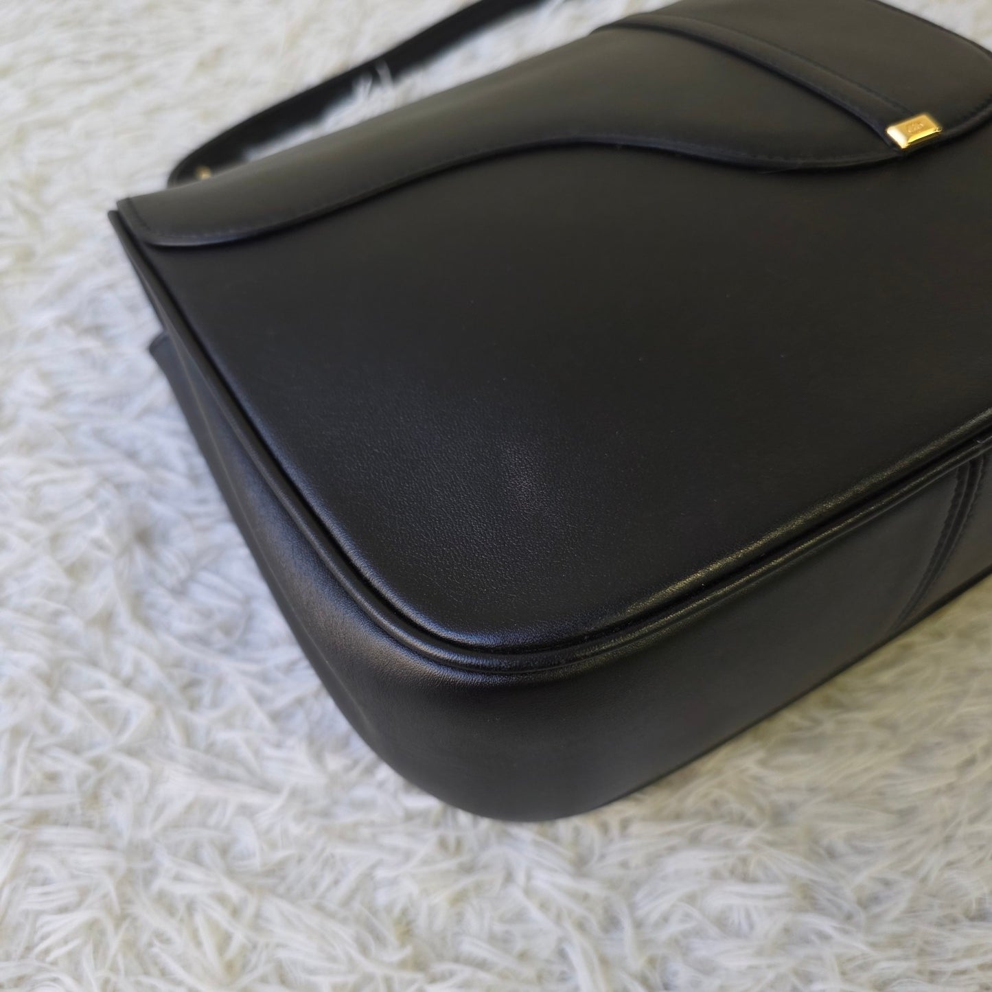 Gucci Floral Appliqué Leather Shoulder Bag (Pre-Owned)