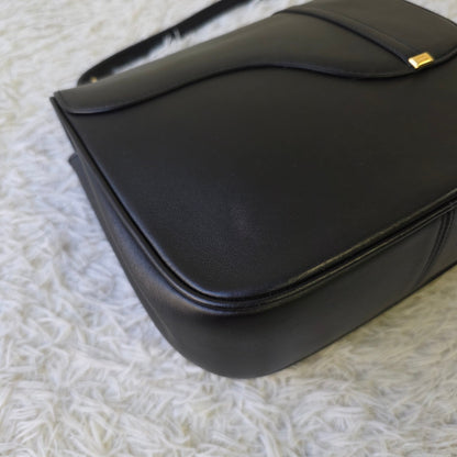 Gucci Floral Appliqué Leather Shoulder Bag (Pre-Owned)