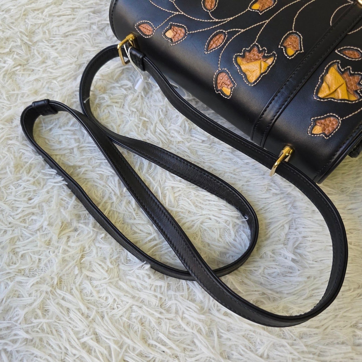 Gucci Floral Appliqué Leather Shoulder Bag (Pre-Owned)