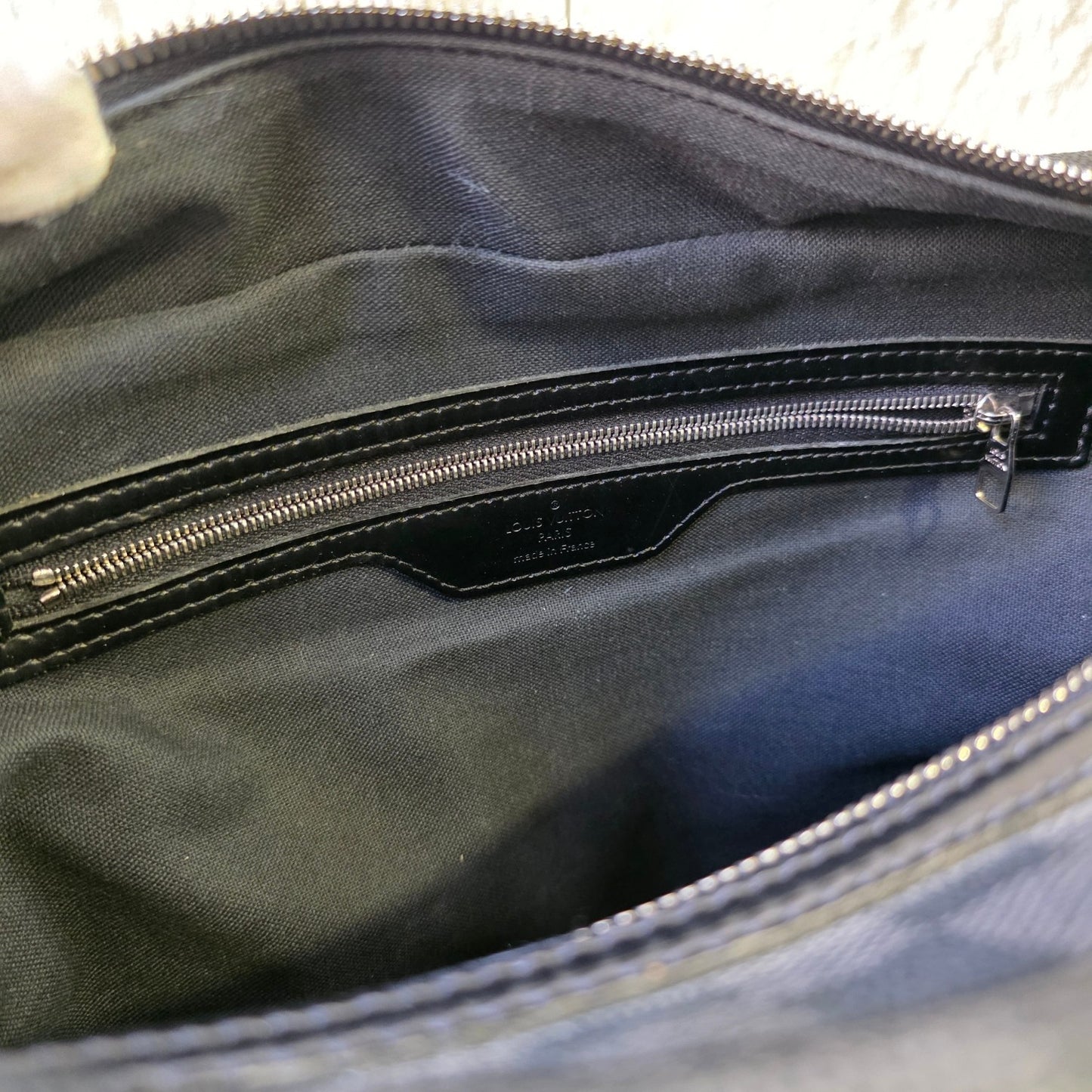 Louis Vuitton Damier Graphite Shoulder Bag (Pre-Owned)