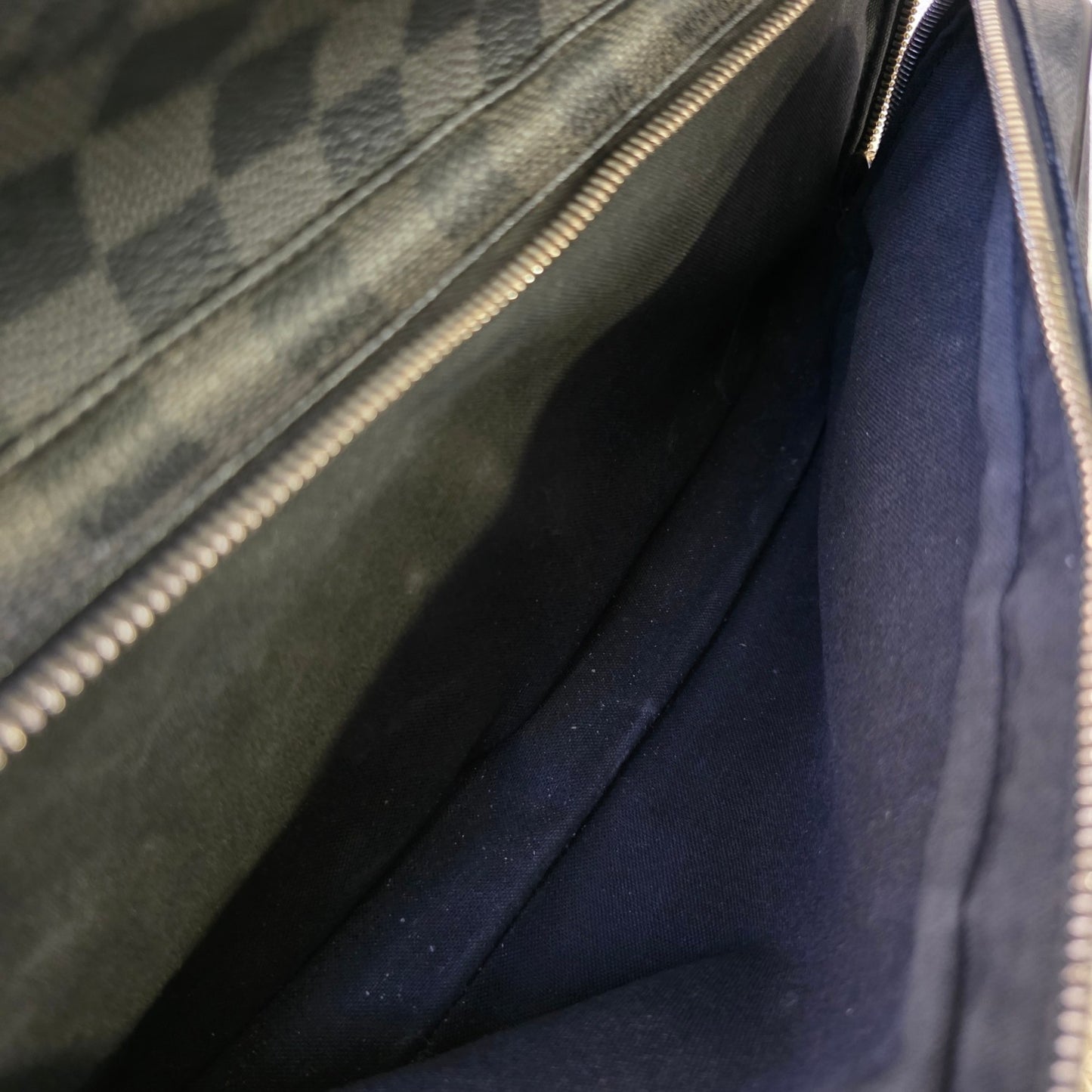 Louis Vuitton Damier Graphite Shoulder Bag (Pre-Owned)