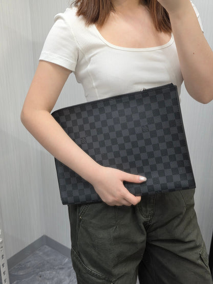Louis Vuitton Damier Graphite Pochette Jour GM (Pre-Owned)