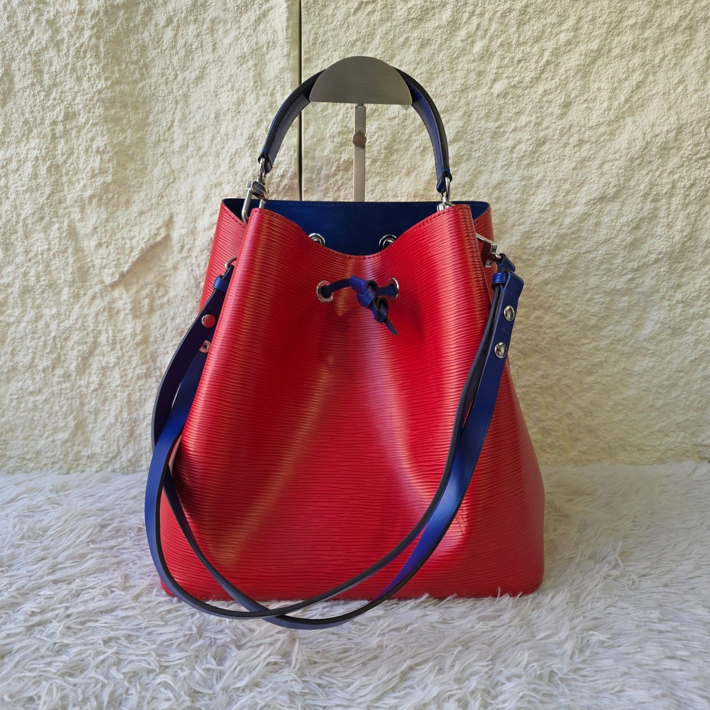Louis Vuitton Epi NeoNoe BB Bi-Color Shoulder Bag (Pre-Owned)