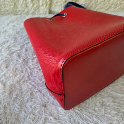 Louis Vuitton Epi NeoNoe BB Bi-Color Shoulder Bag (Pre-Owned)
