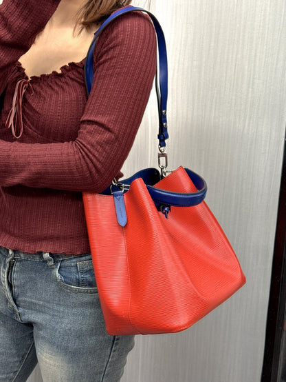 Louis Vuitton Epi NeoNoe BB Bi-Color Shoulder Bag (Pre-Owned)