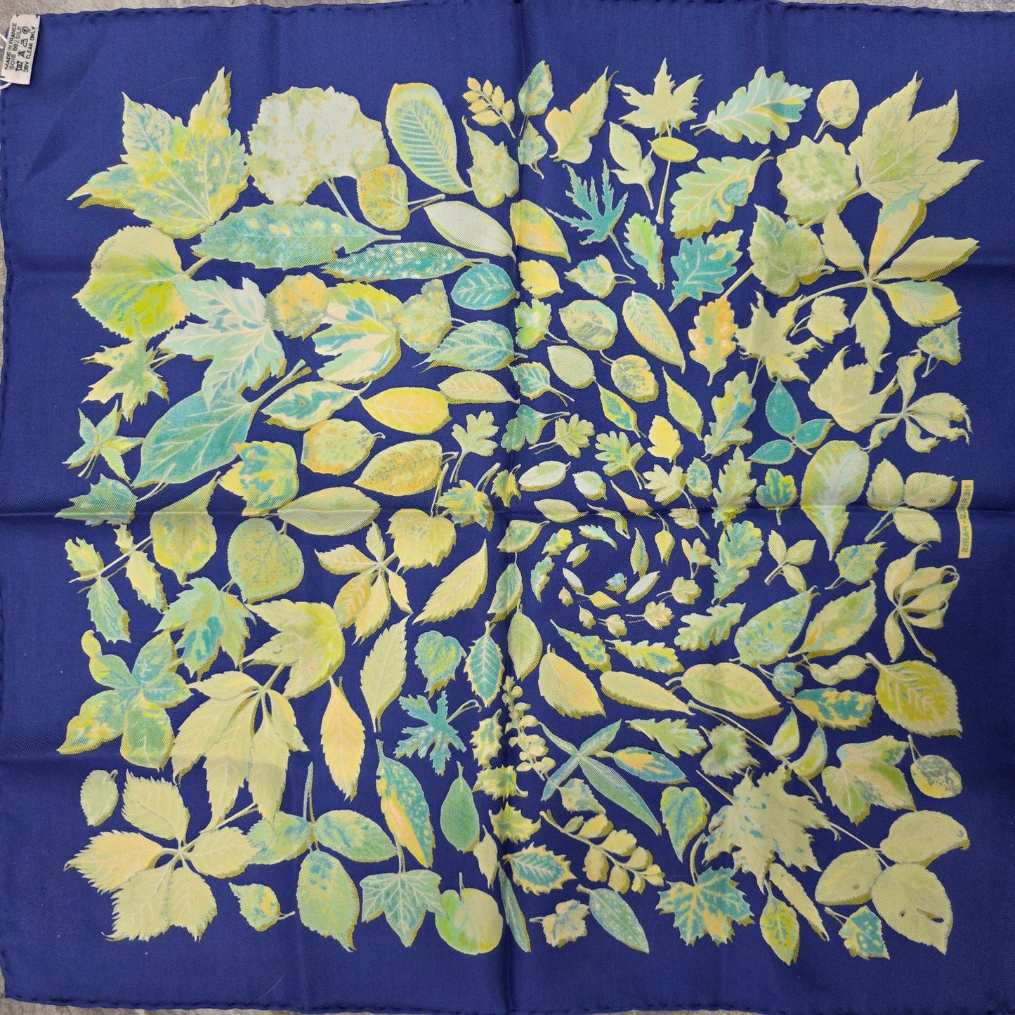 Hermès Botanical Leaves Silk Scarf (Pre-Owned)