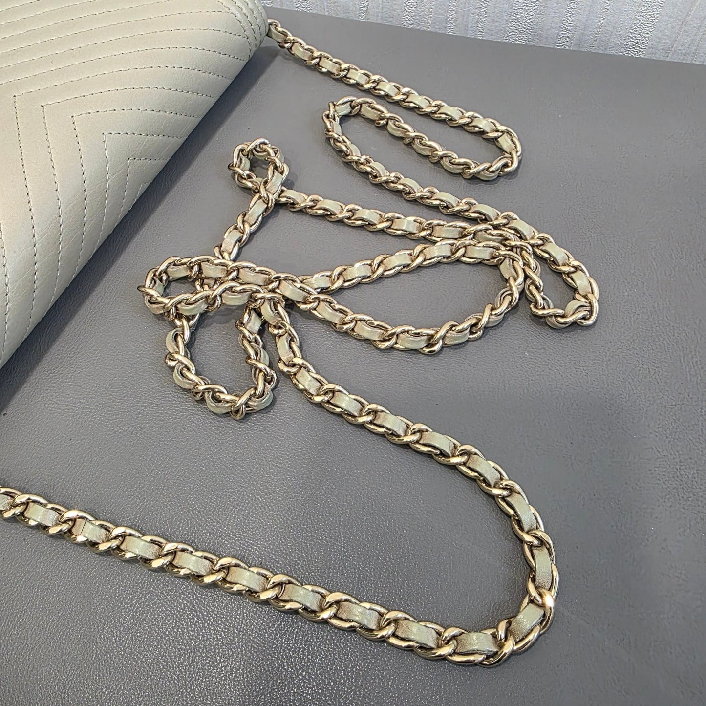 Chanel Boy Chevron Quilted Chain Shoulder Bag (Pre-Owned)