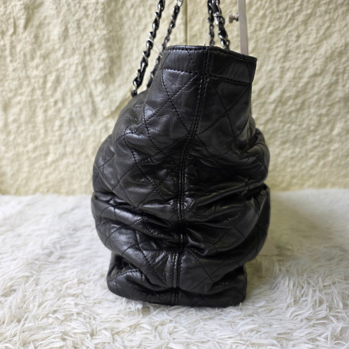 Chanel Quilted Chain Shoulder Tote Bag (Pre-Owned)