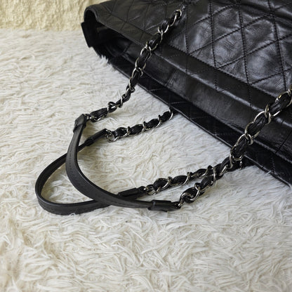 Chanel Quilted Chain Shoulder Tote Bag (Pre-Owned)