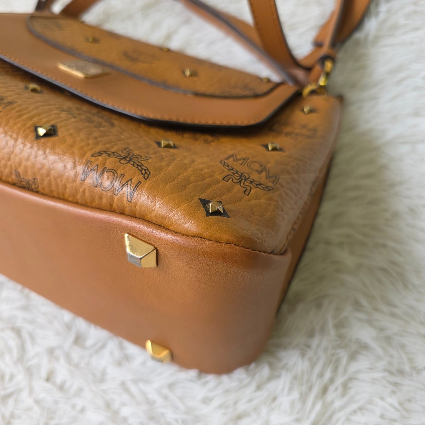MCM Visetos Leather Shoulder Crossbody Bag (Pre-Owned)