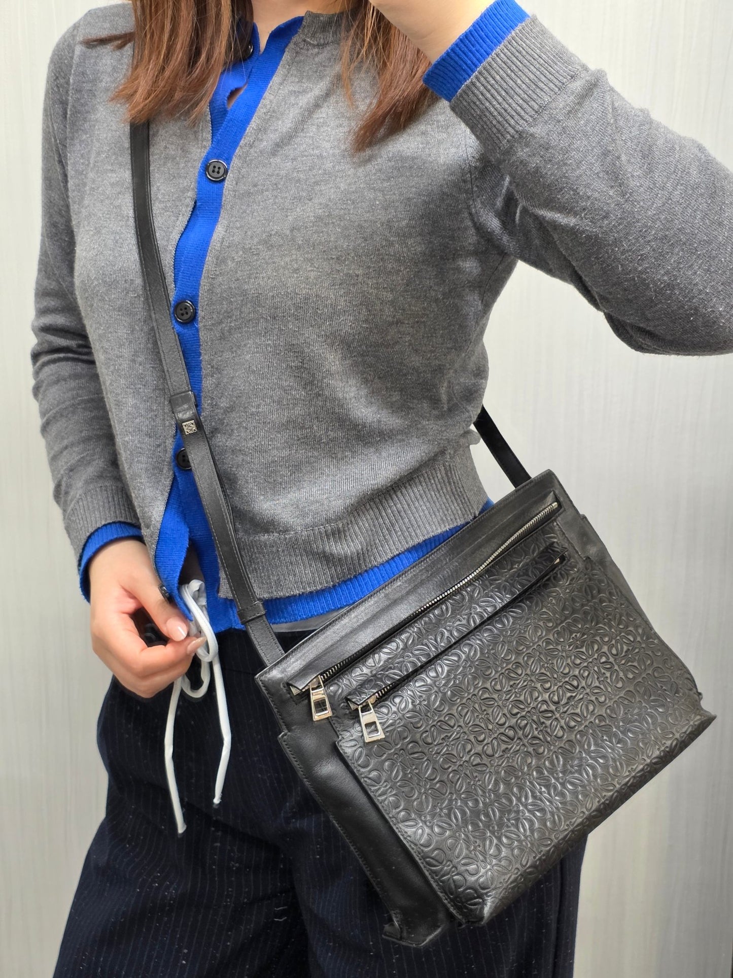 Loewe Anagram Embossed Leather Shoulder Bag (Pre-Owned)