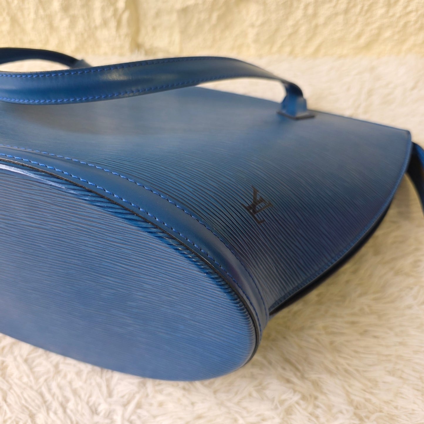 Louis Vuitton Saint Jacques Epi Leather Shoulder Bag (Pre-Owned)