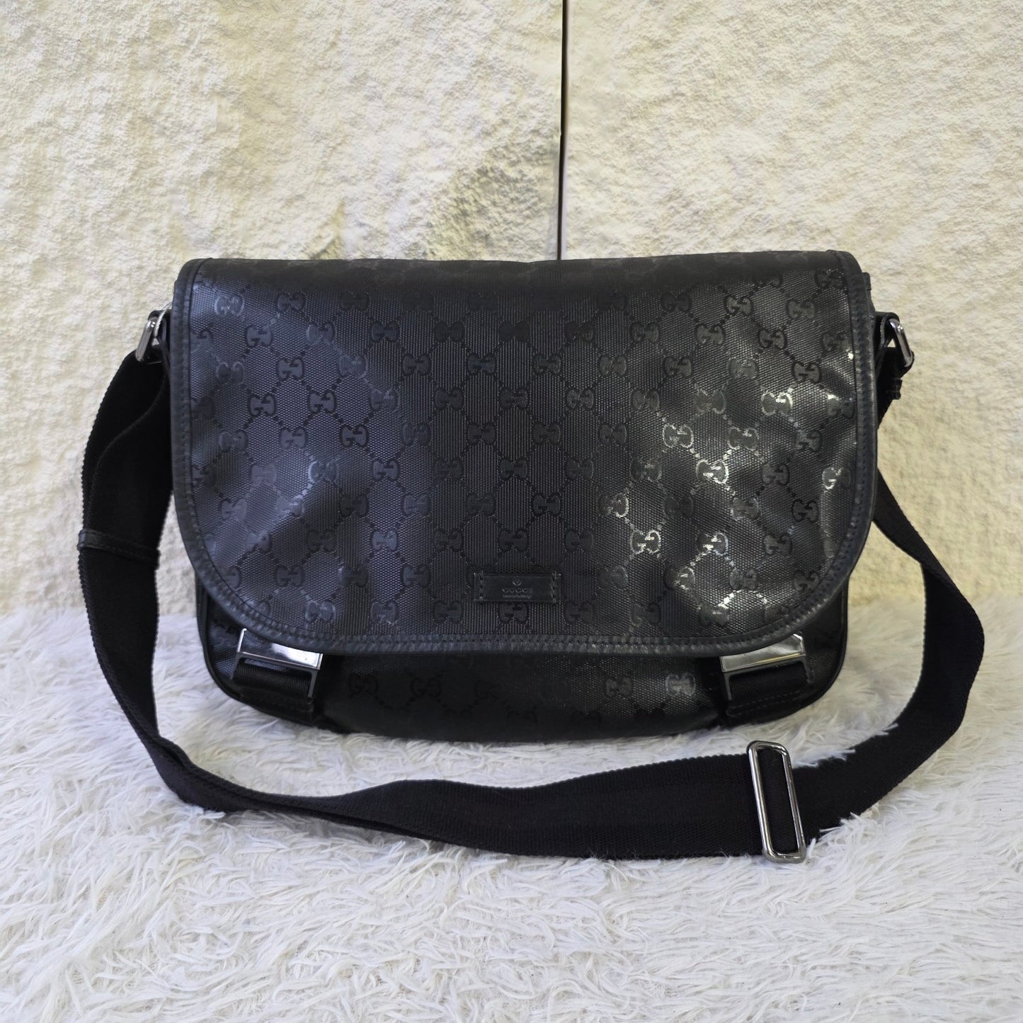 Gucci Messenger Bag (Pre-Owned)