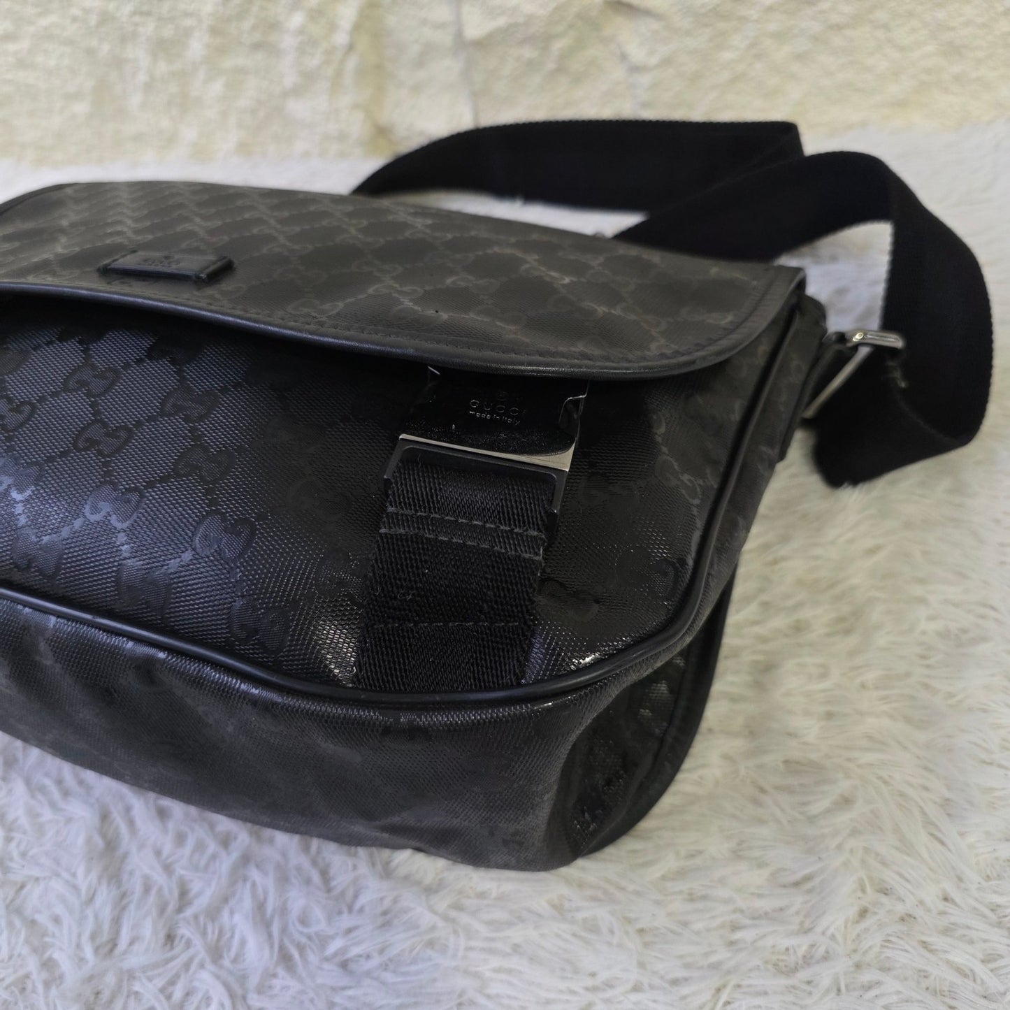 Gucci Messenger Bag (Pre-Owned)