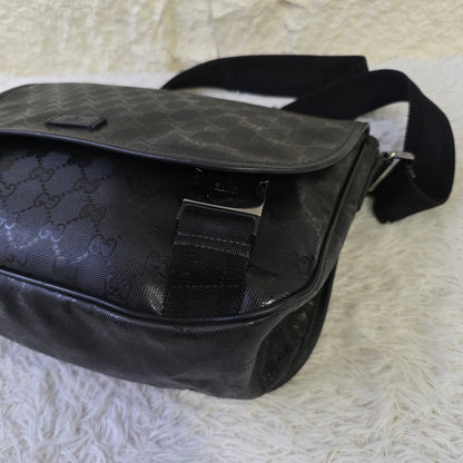 Gucci Messenger Bag (Pre-Owned)