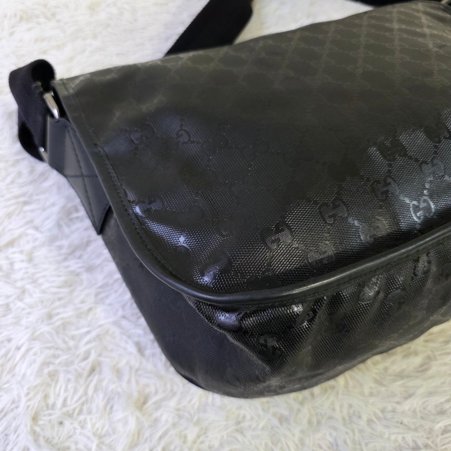 Gucci Messenger Bag (Pre-Owned)