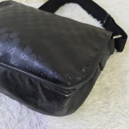 Gucci Messenger Bag (Pre-Owned)