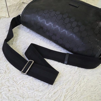 Gucci Messenger Bag (Pre-Owned)