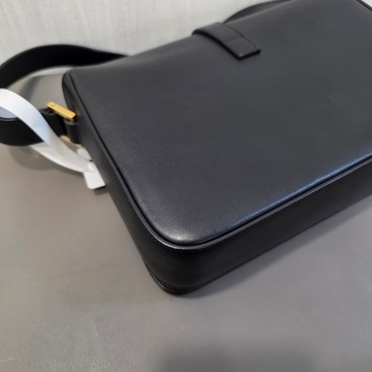 Saint Laurent Cassandra Leather Shoulder Bag (Pre-Owned)