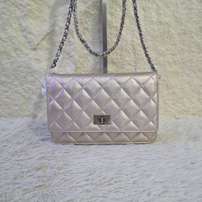 Chanel 2.55 Reissue Quilted Chain Shoulder Bag (Pre-Owned)