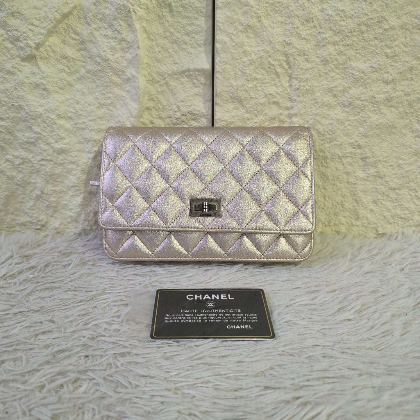 Chanel 2.55 Reissue Quilted Chain Shoulder Bag (Pre-Owned)