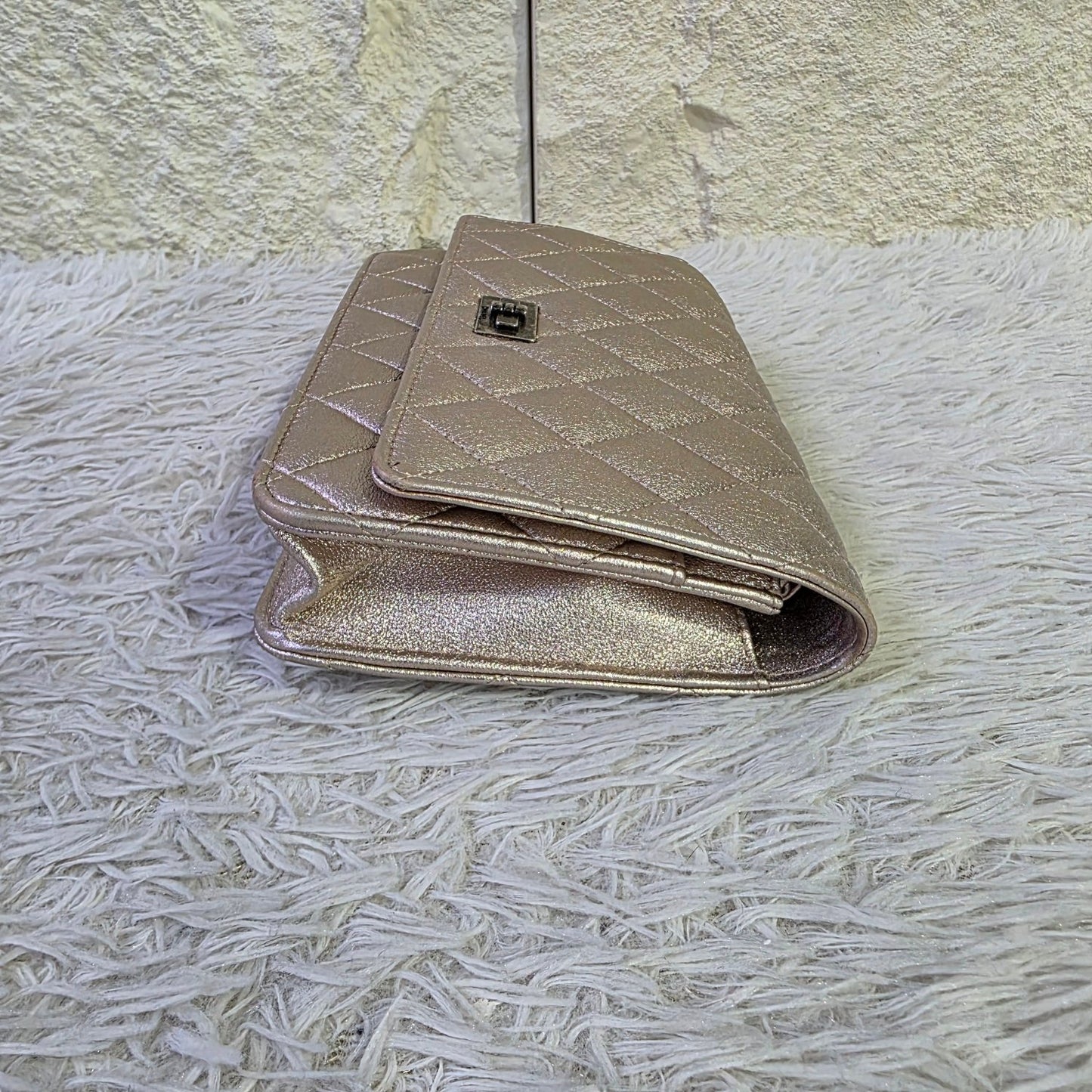 Chanel 2.55 Reissue Quilted Chain Shoulder Bag (Pre-Owned)
