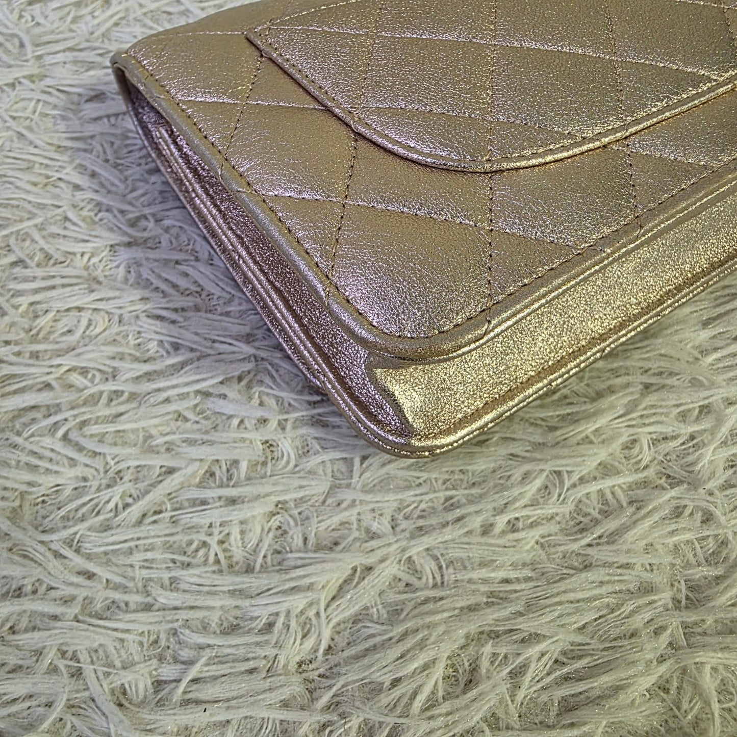 Chanel 2.55 Reissue Quilted Chain Shoulder Bag (Pre-Owned)