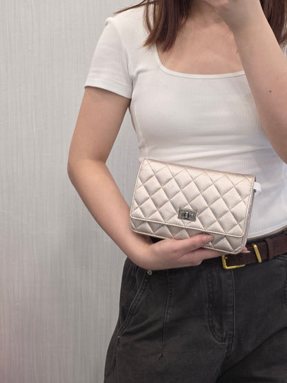 Chanel 2.55 Reissue Quilted Chain Shoulder Bag (Pre-Owned)