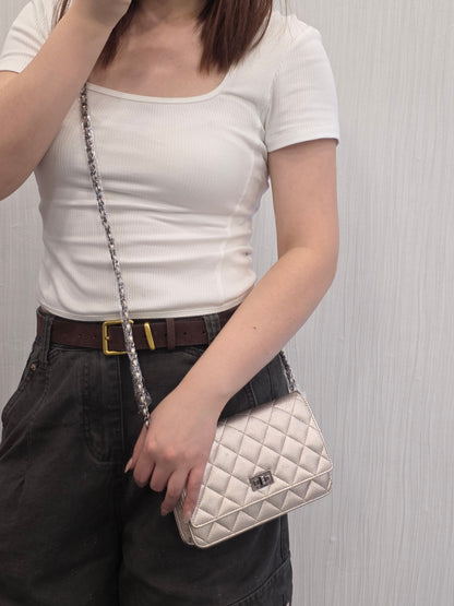 Chanel 2.55 Reissue Quilted Chain Shoulder Bag (Pre-Owned)