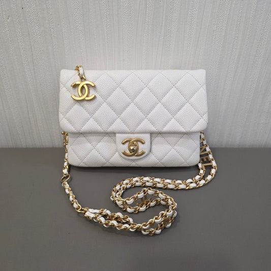 Chanel Classic Flap Quilted Chain Shoulder Bag (Pre-Owned)