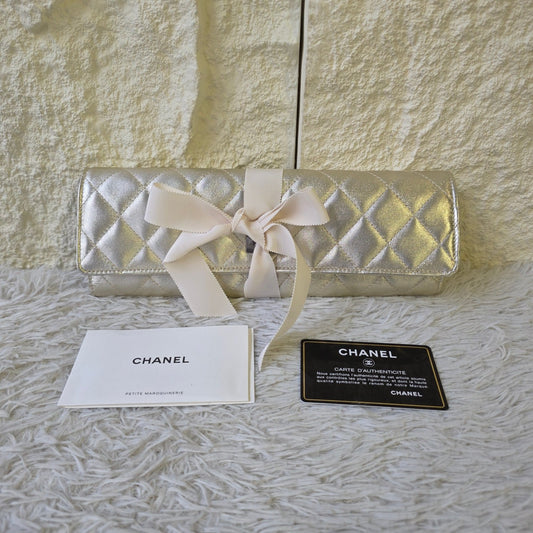 Chanel Quilted Ribbon Clutch Bag (Pre-Owned)