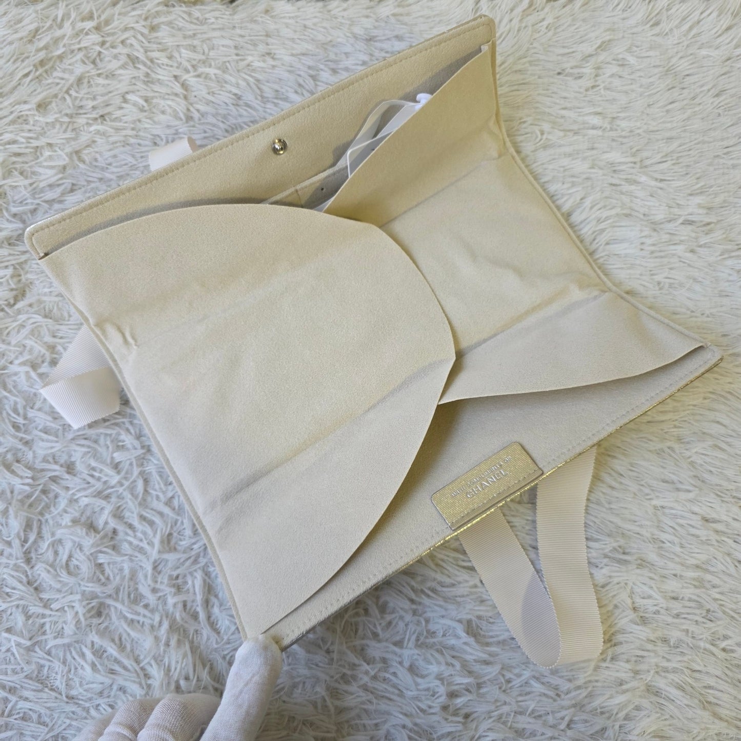 Chanel Quilted Ribbon Clutch Bag (Pre-Owned)