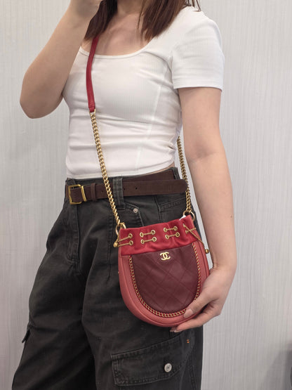 Chanel Quilted Chain Drawstring Bucket Bag (Pre-Owned)
