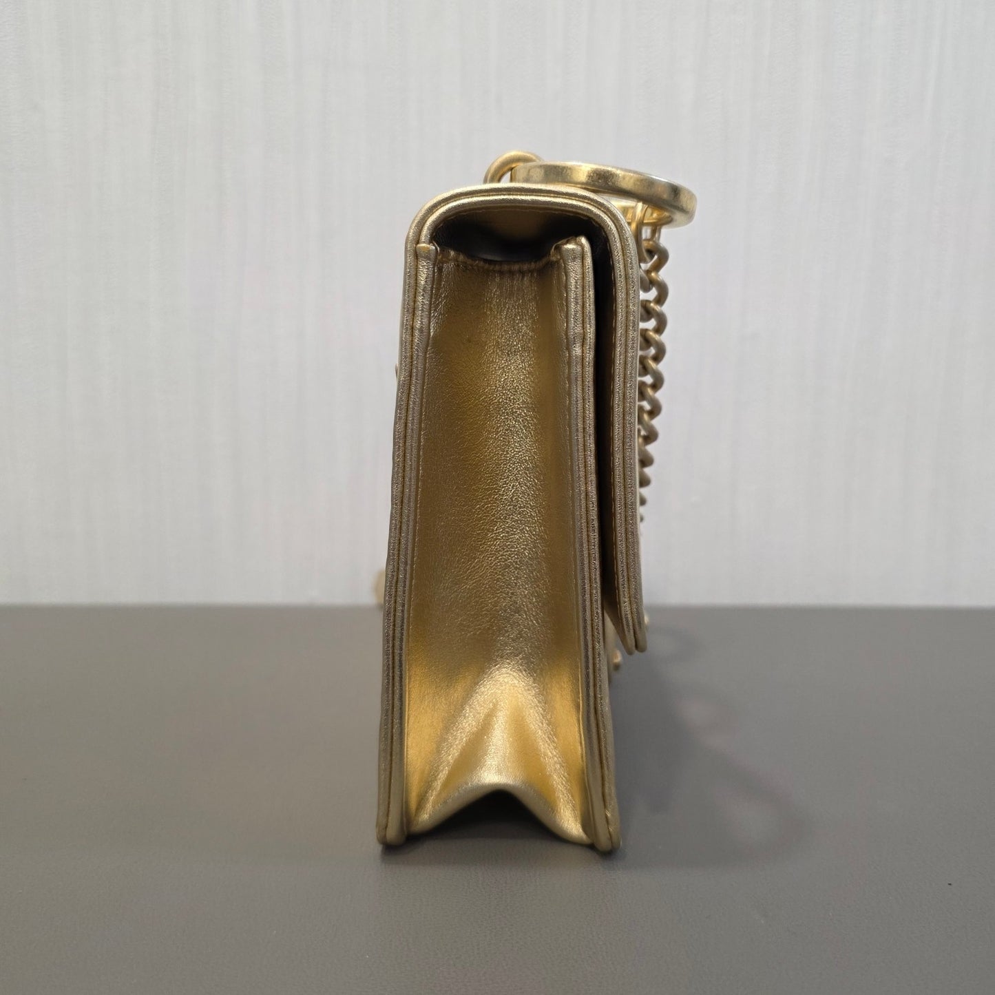 Chanel CC Logo Embossed Metallic Chain Shoulder Bag (Pre-Owned)