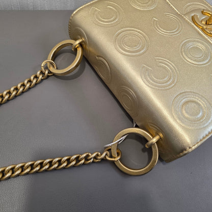 Chanel CC Logo Embossed Metallic Chain Shoulder Bag (Pre-Owned)