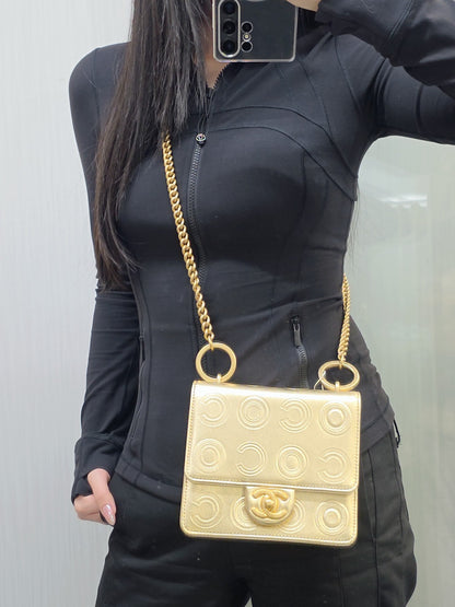 Chanel CC Logo Embossed Metallic Chain Shoulder Bag (Pre-Owned)