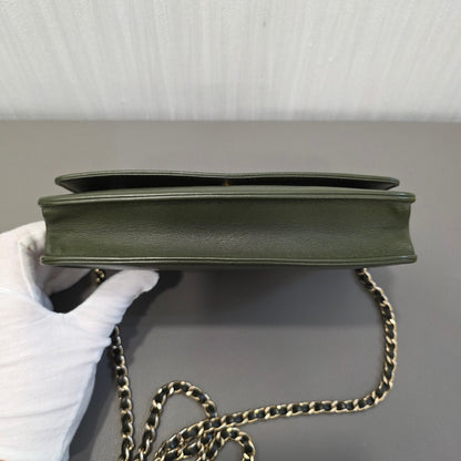 Chanel CC Logo Leather Chain Wallet Bag (Pre-Owned)