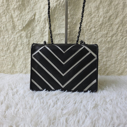 Chanel Chevron Contrast Flap Chain Bag (Pre-Owned)